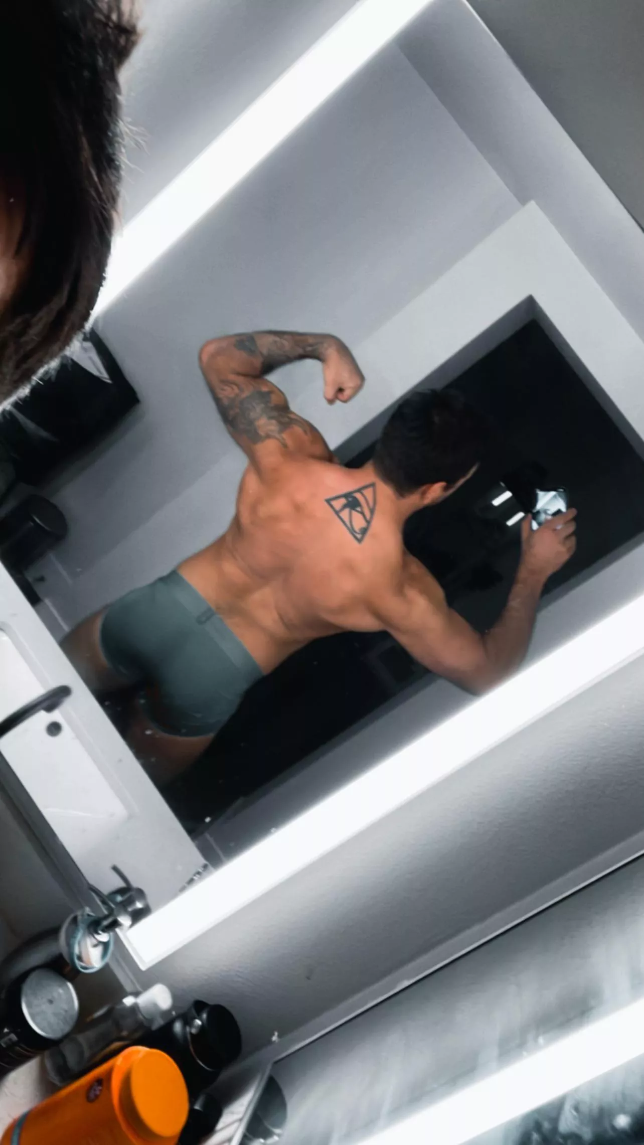 Are muscular booties allowed here. π Are muscular booties allowed here. π