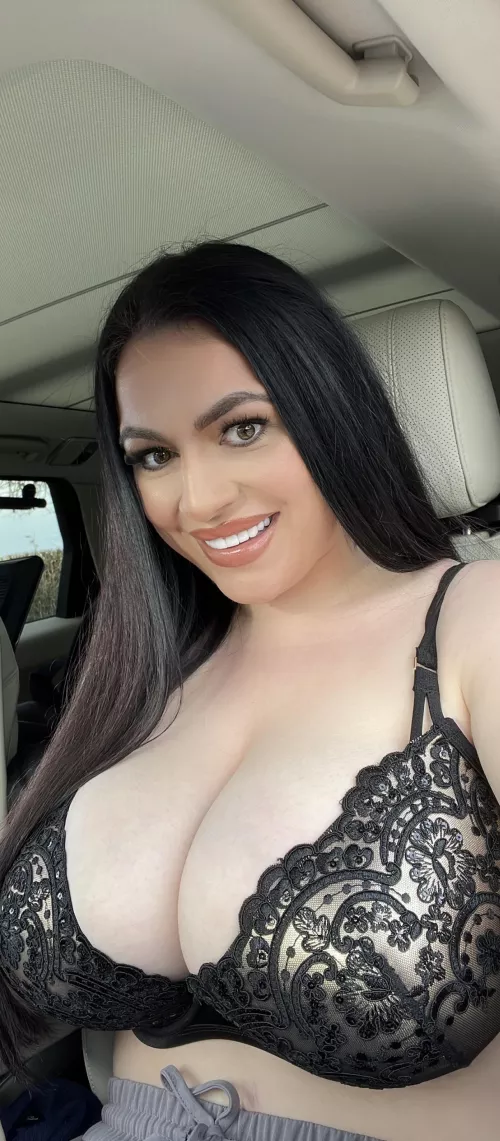 Are there any guys who like busty British women like me ?