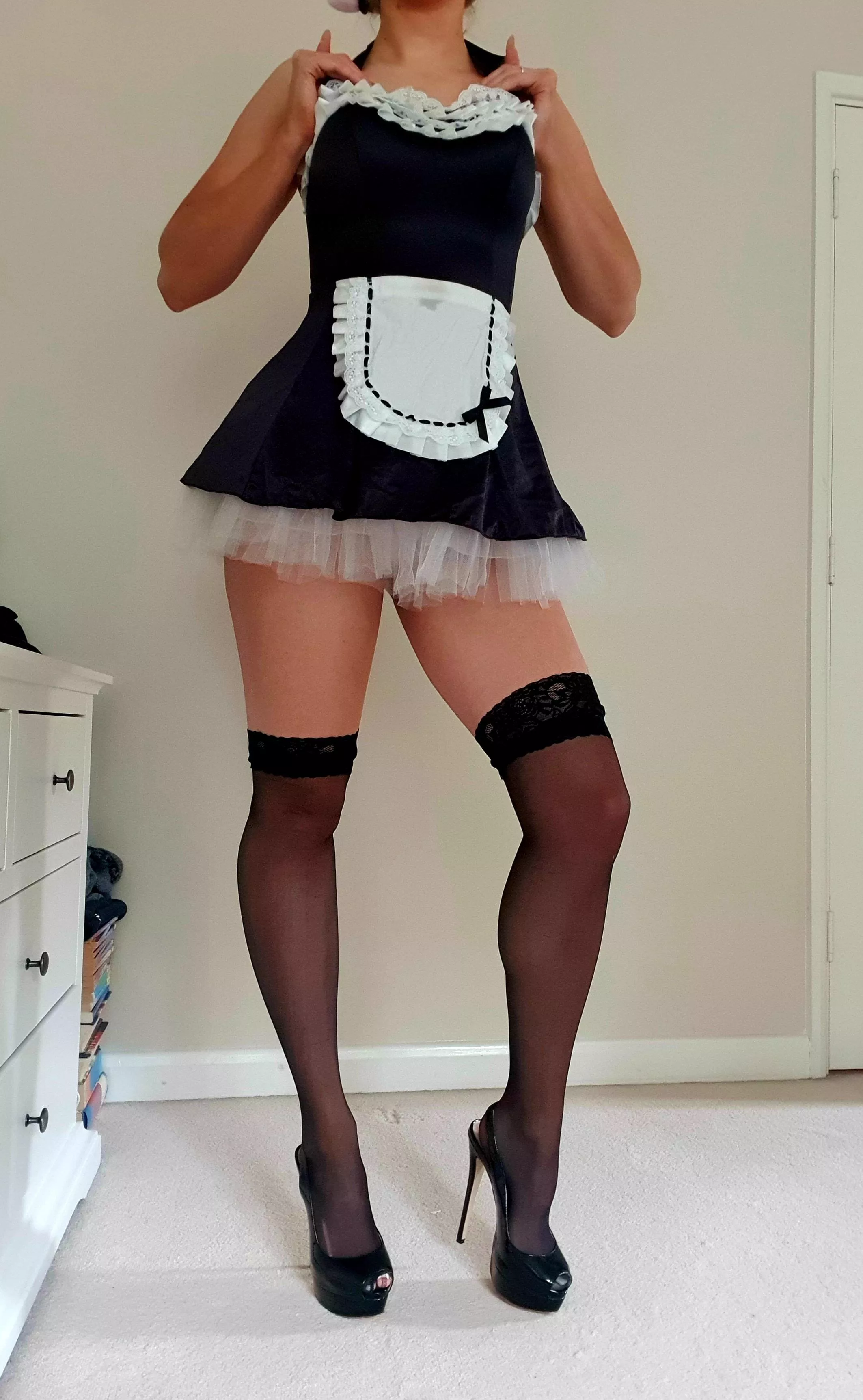 Are these OK to wear while I clean your house? 🤍 Are these OK to wear while I clean your house? 🤍