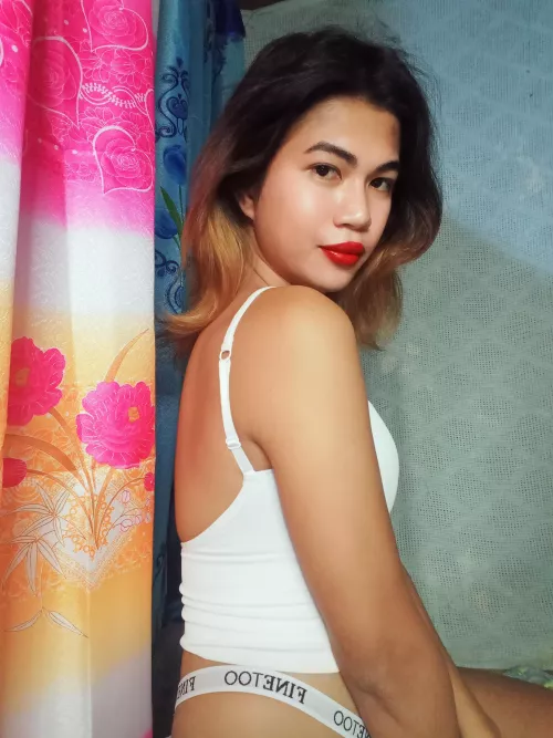 Are you big than 4 inches? I wanna see