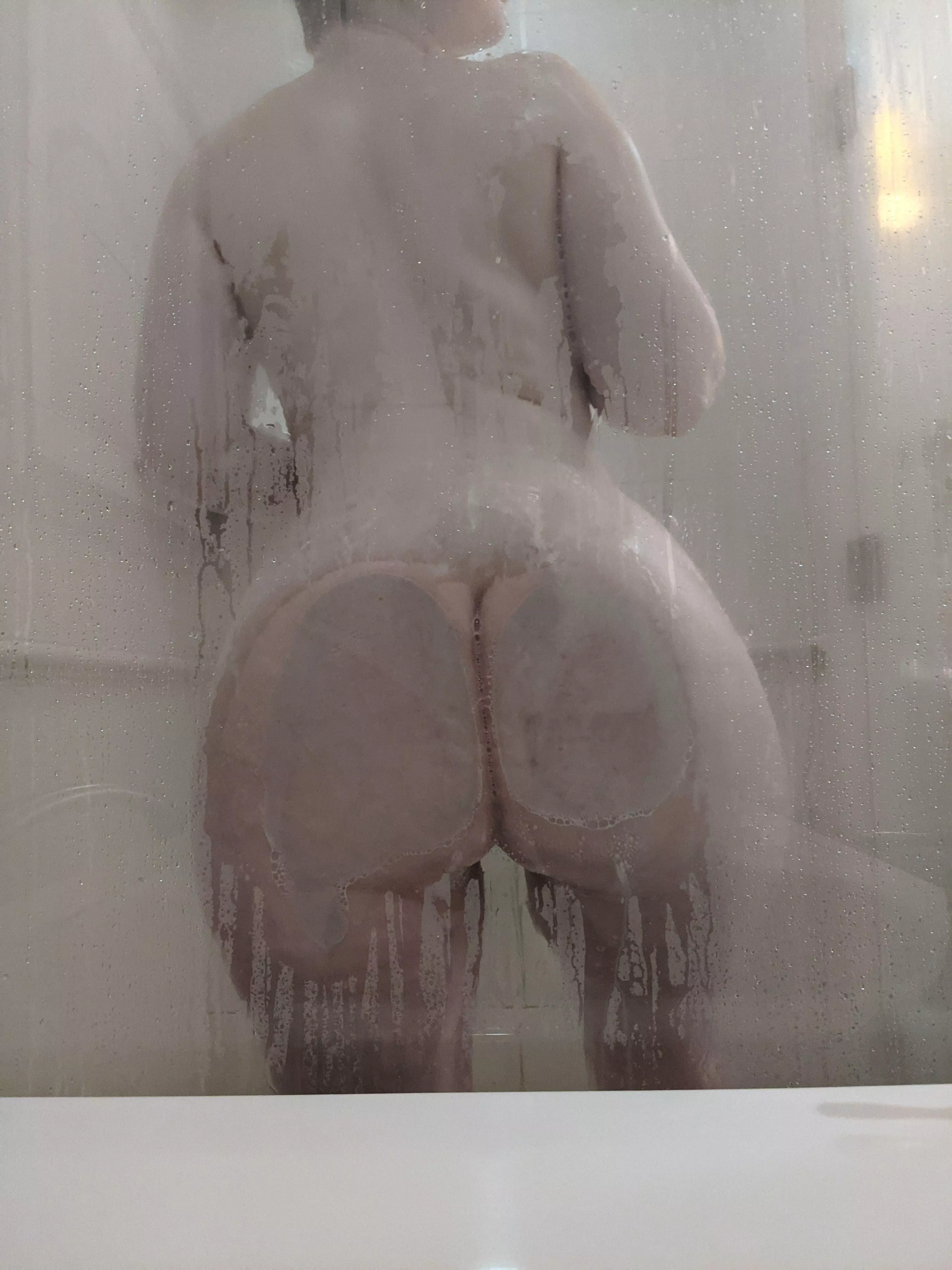 Are you joining me in the shower? 🤭💦