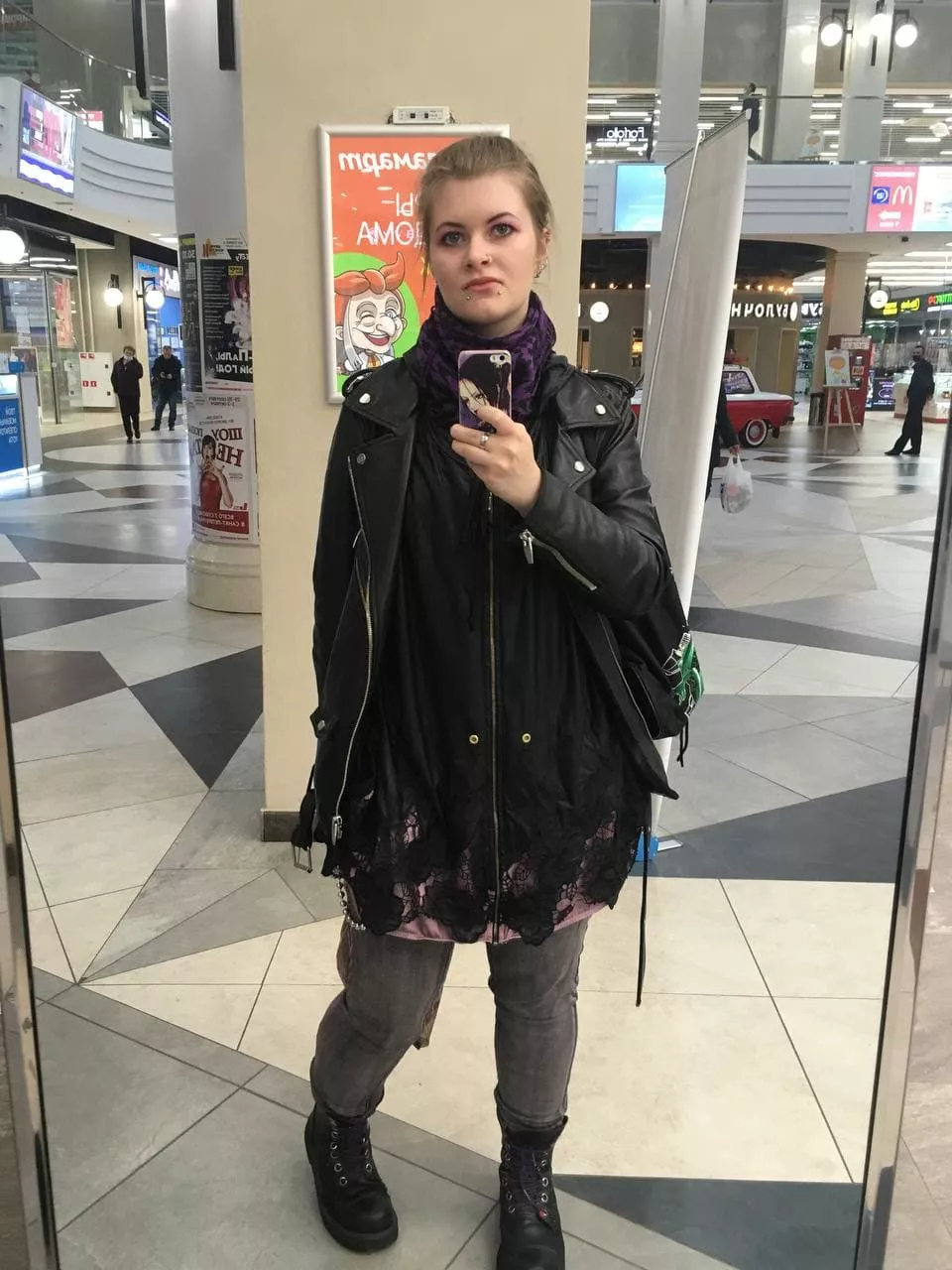 are you ready to paint me as beautifully sexy and wet as one of your french girls?