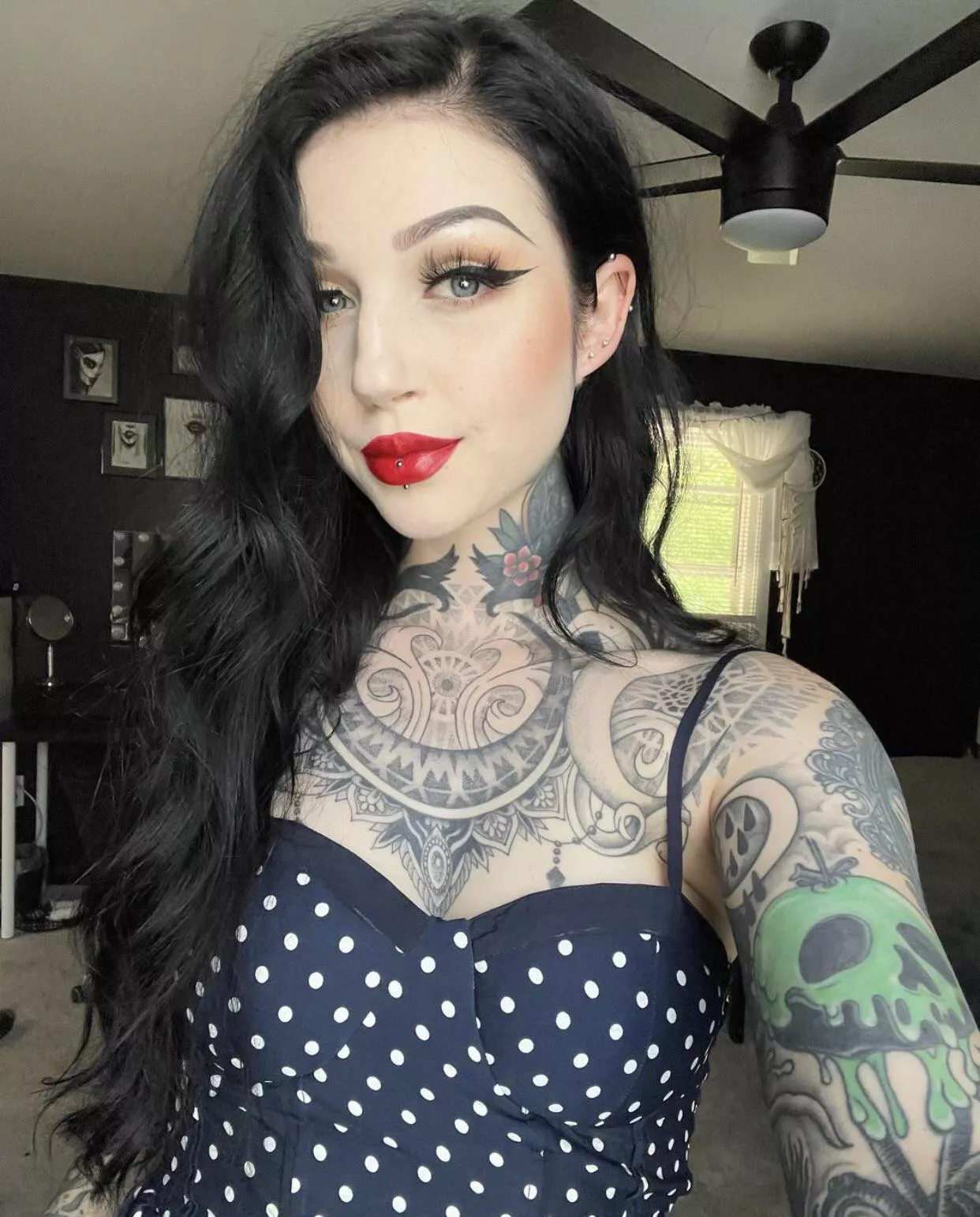 Are you ready to submit? Dominant trap looking for a new subby sissy slave to outsize and humiliate