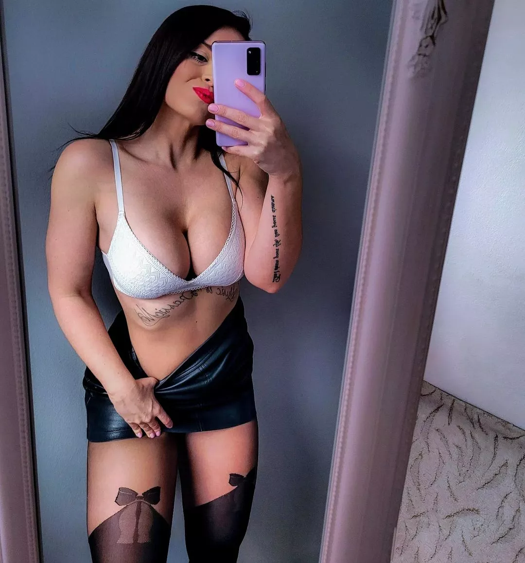 Are you ready to worship your [domme]