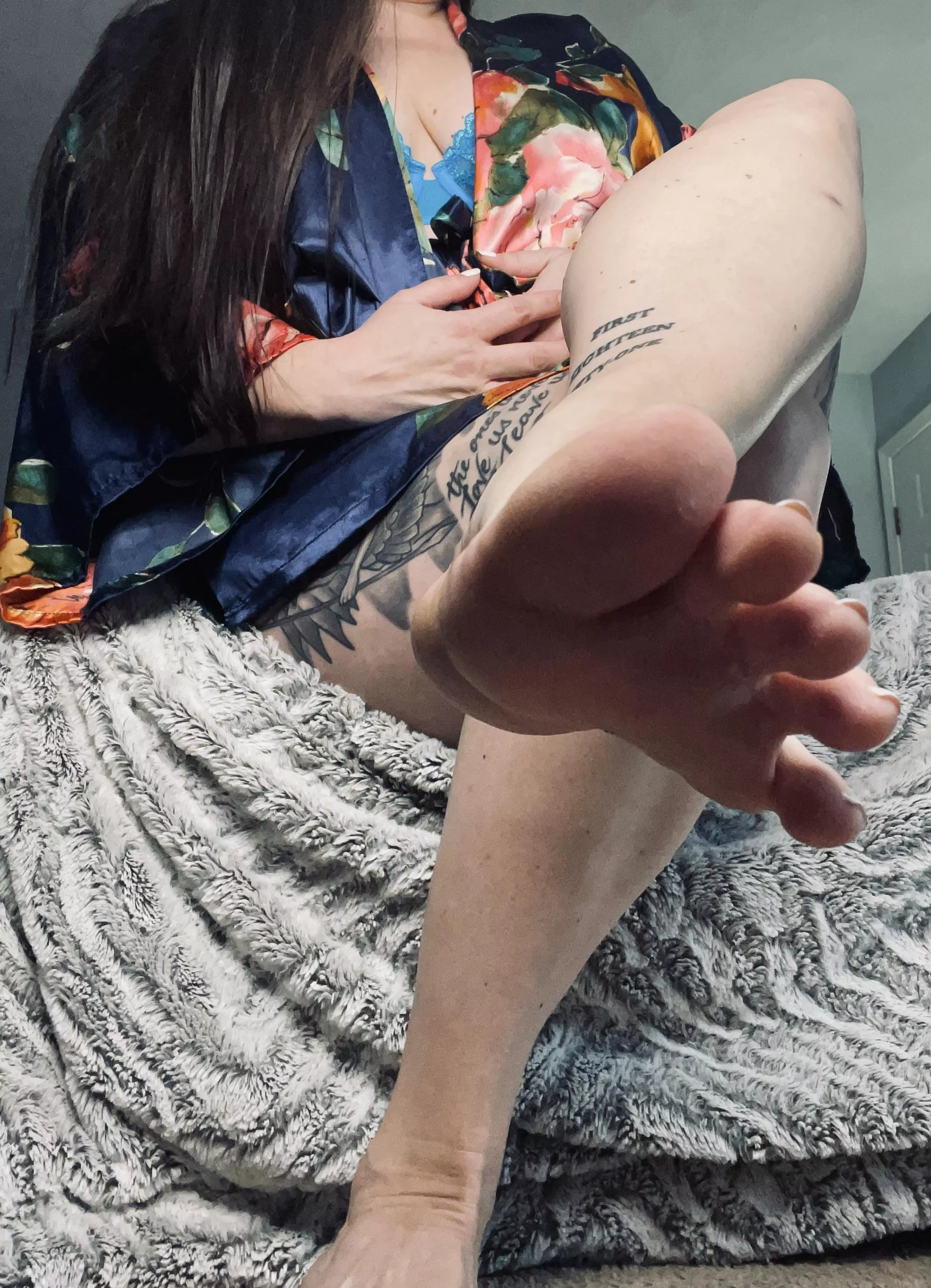 Are you shy? Come say hello, I donβt bite hard ππ€π Are you shy? Come say hello, I donβt bite hard ππ€π