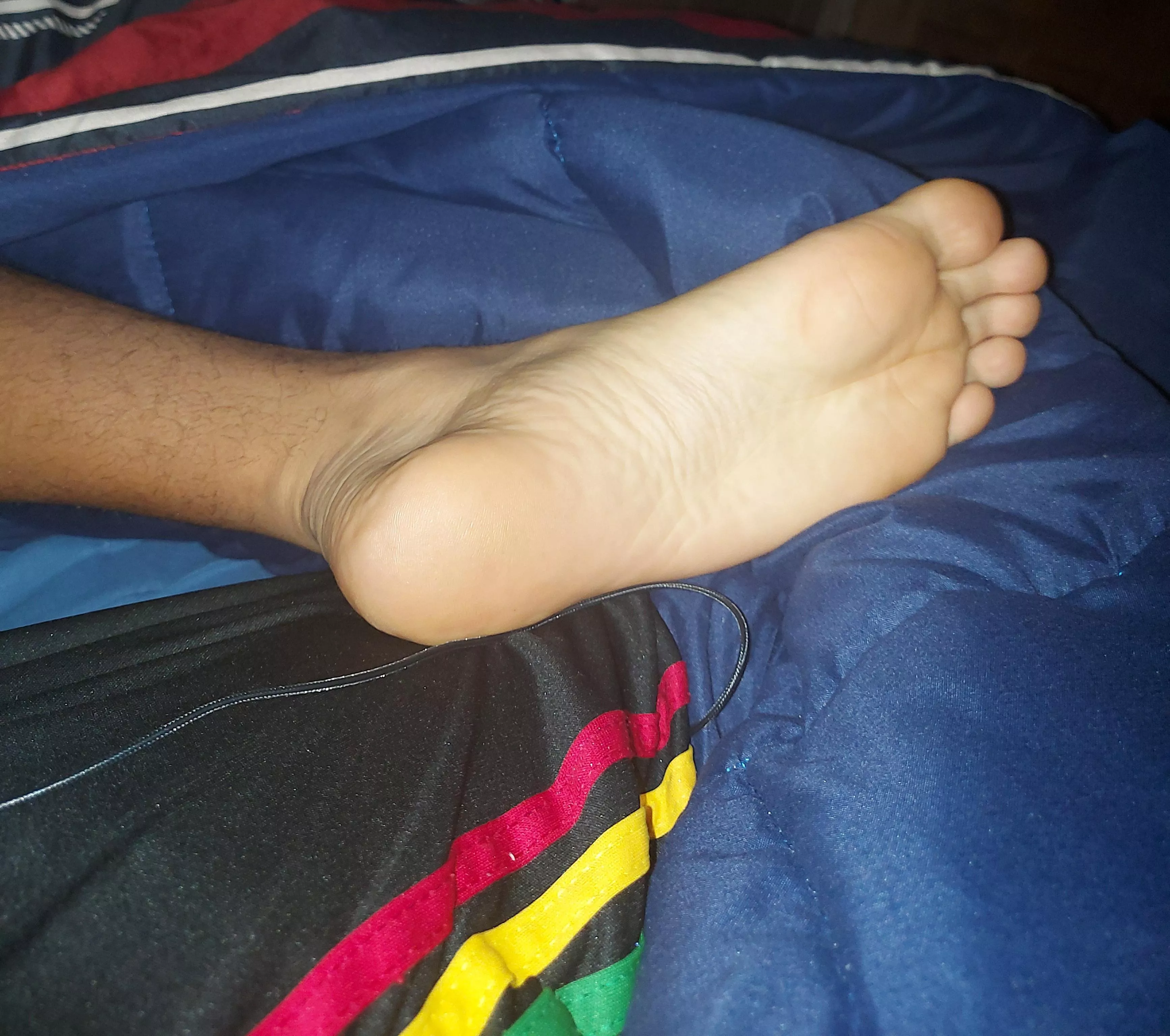 Are you willing to pay to see the Brazilian foot better? DM me