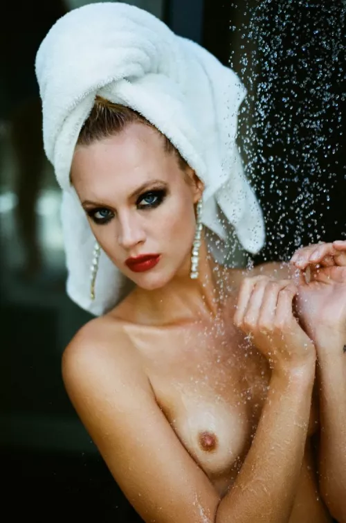 Ariel van Heerden by timmi_taubenschreck