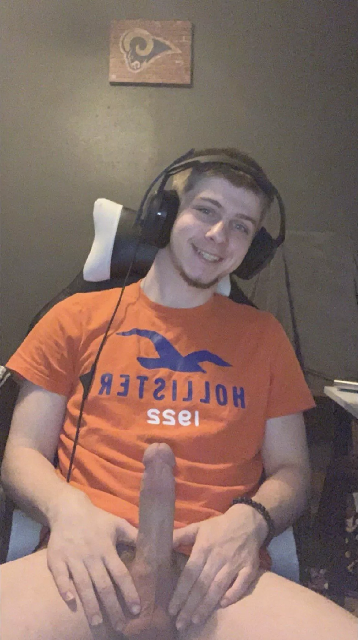 As your roomate, would you let me walk around the apartment like this?