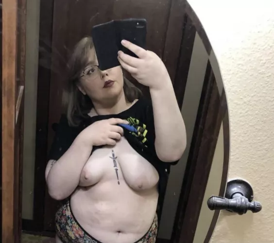 Asymmetrical beauties (OC) 😊