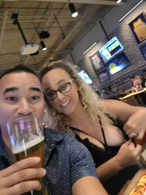 At the bar and I think my bestfriend's wife is trying to tell me something π€―π