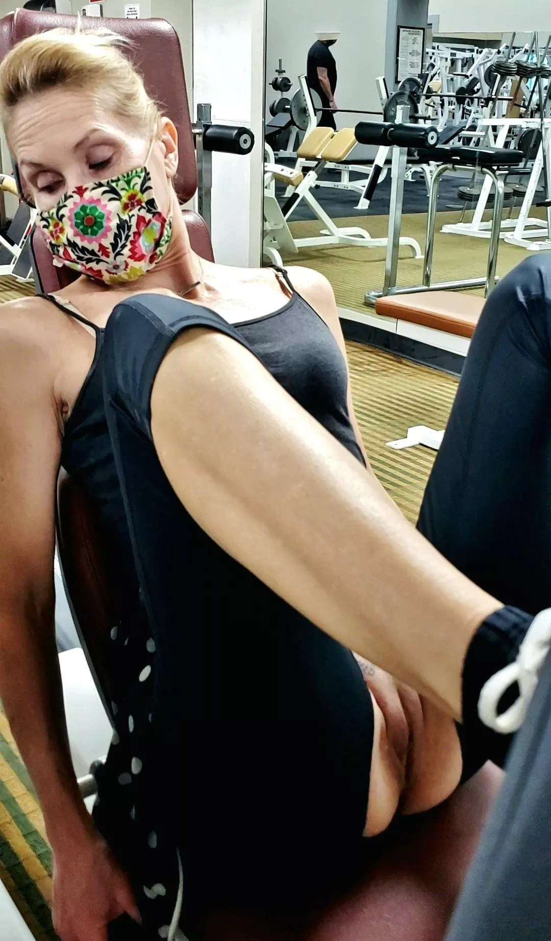 At the gym in my crotchless tights ππ At the gym in my crotchless tights ππ