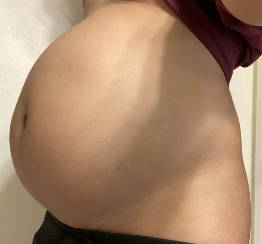 Ate 5 steak tacos, a milkshake, 10 wings, and now Chinese food.. soooo gassy and full! Feeling so much moving around.. #farting #farts #fart #gassy #bloated #stuffing #feedee #feeder