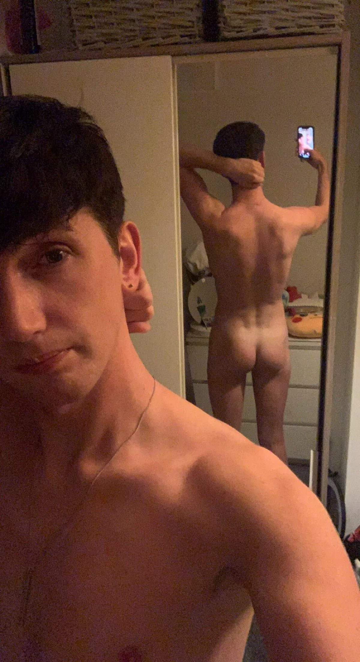 Aye this dumb college kid is naked again 😜✌️