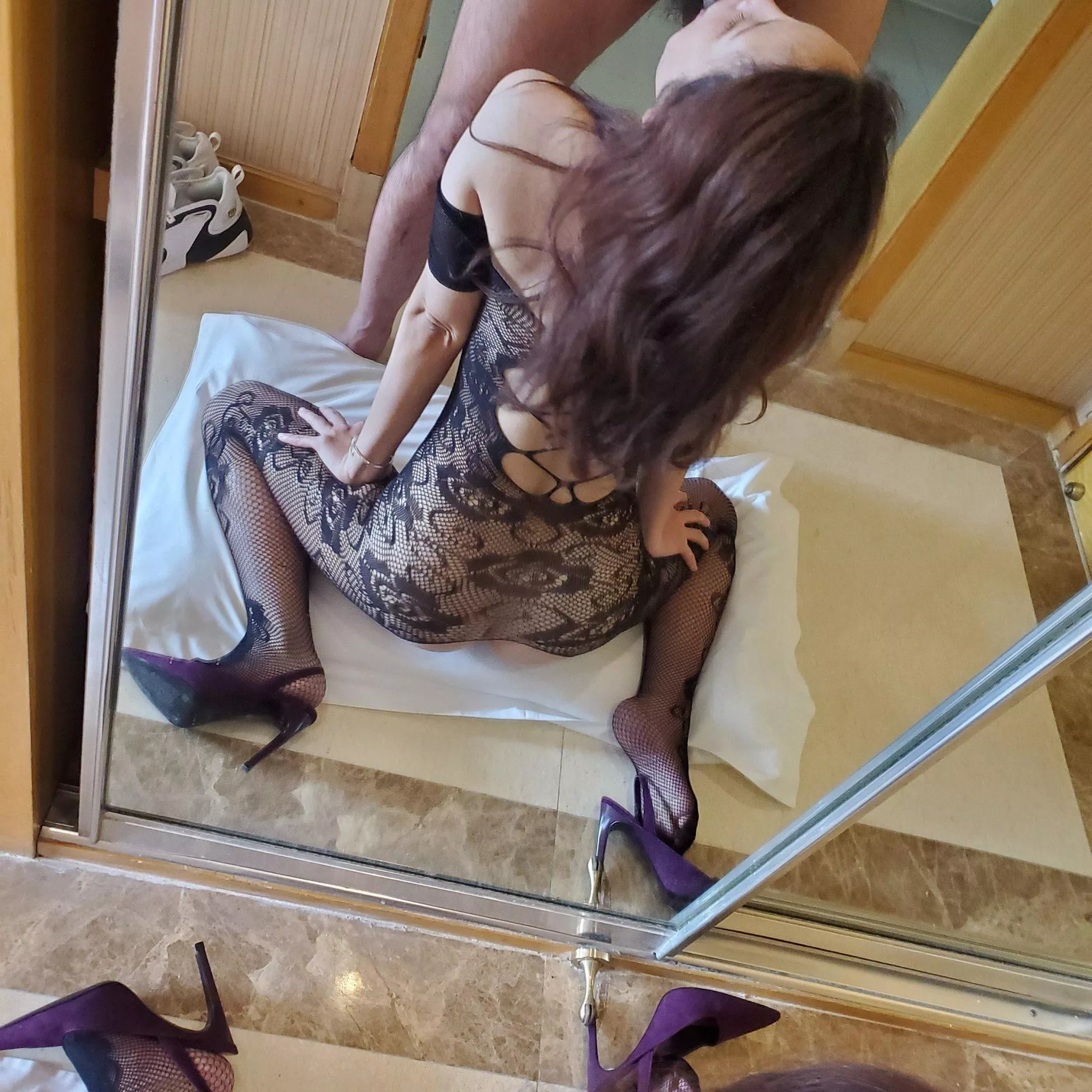 B j with pantyhose on be like