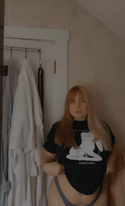 Babe im lonely and need some attention😩💦 Join me on my FREEE OnlyFans🌶 LINK IN THE COMMENTSSSS😛😉