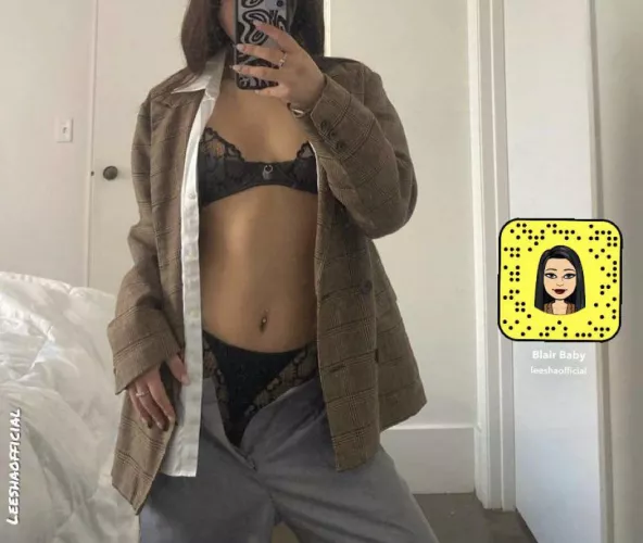 Baby’s bored 😘👅