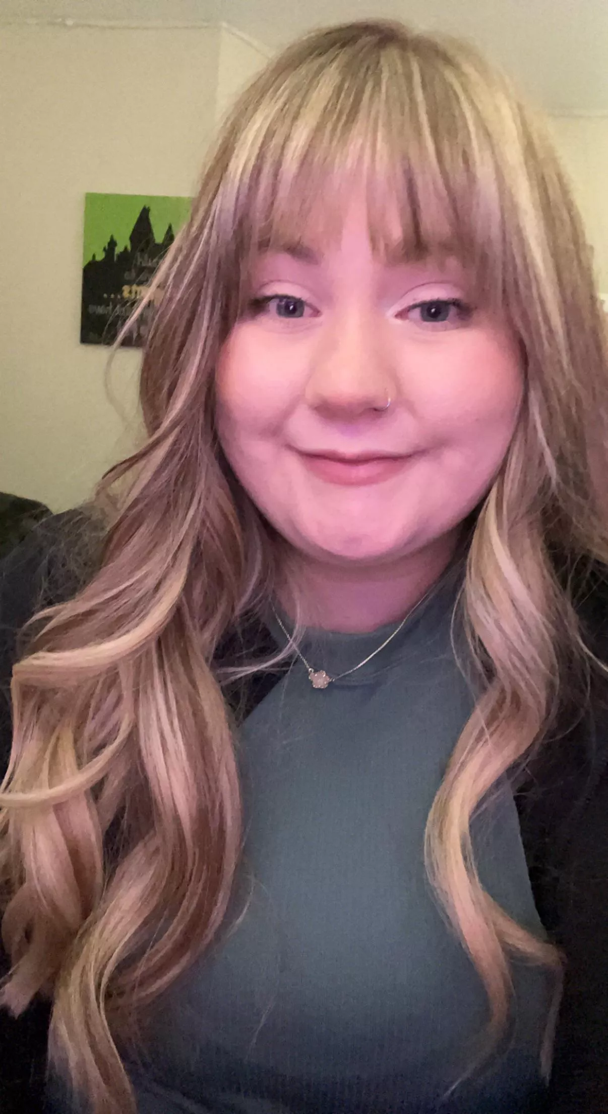 Back again w a new haircut 🥸