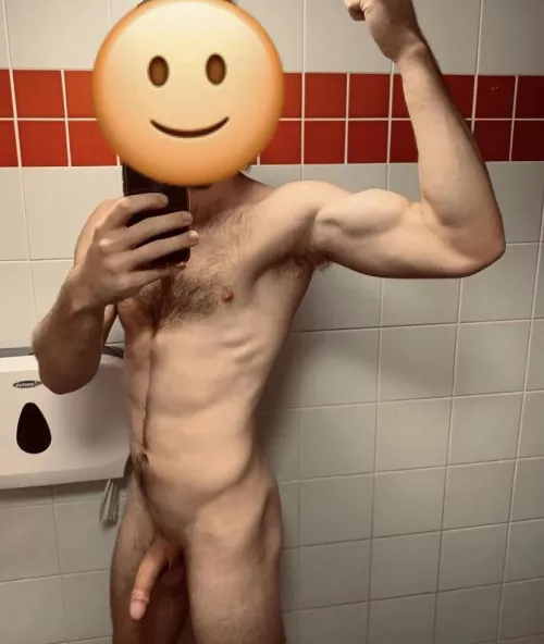 Back from the gym and ready for a different kind of pump