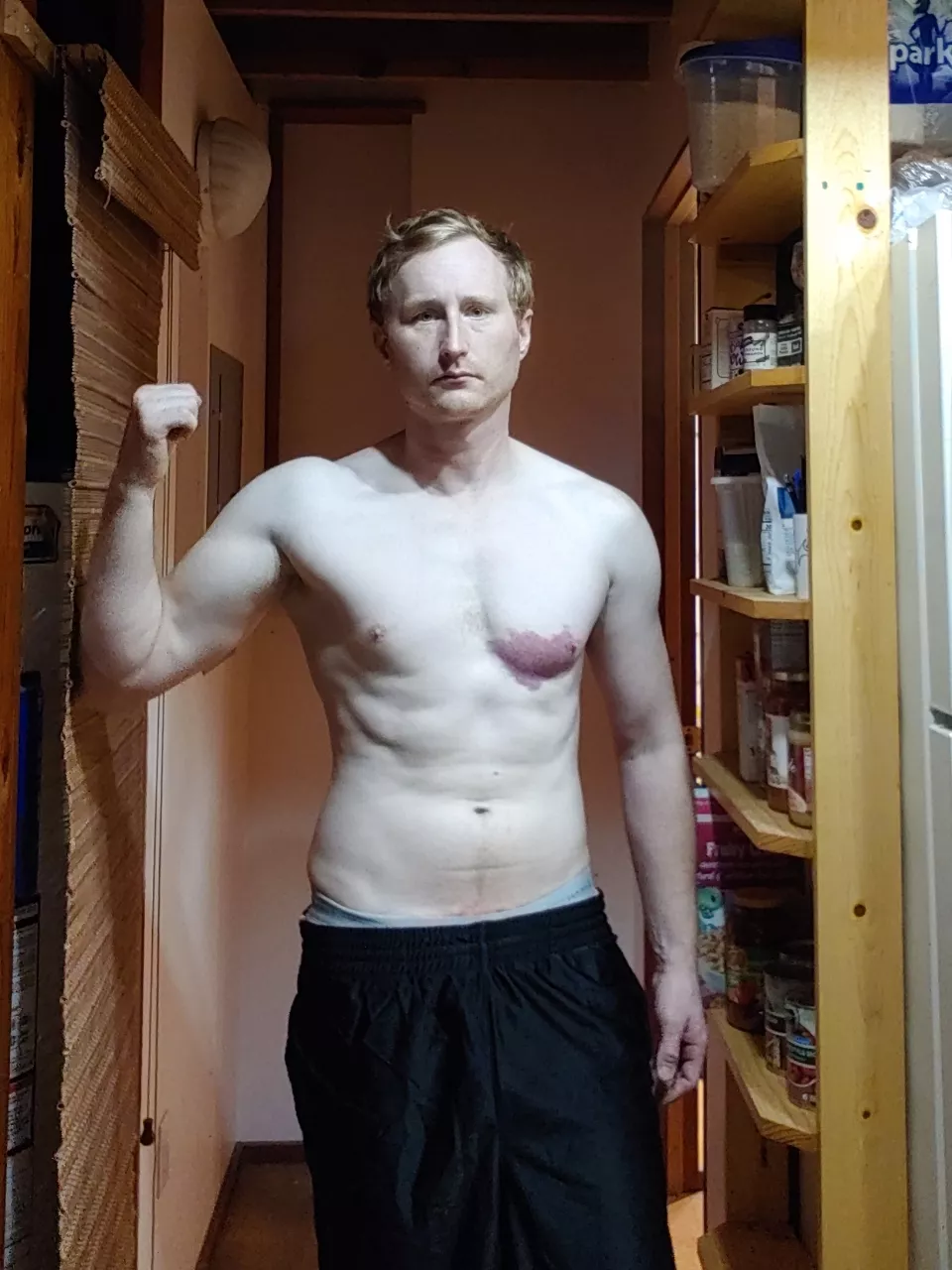 Back in the gym, trying to bulk up some Back in the gym, trying to bulk up some