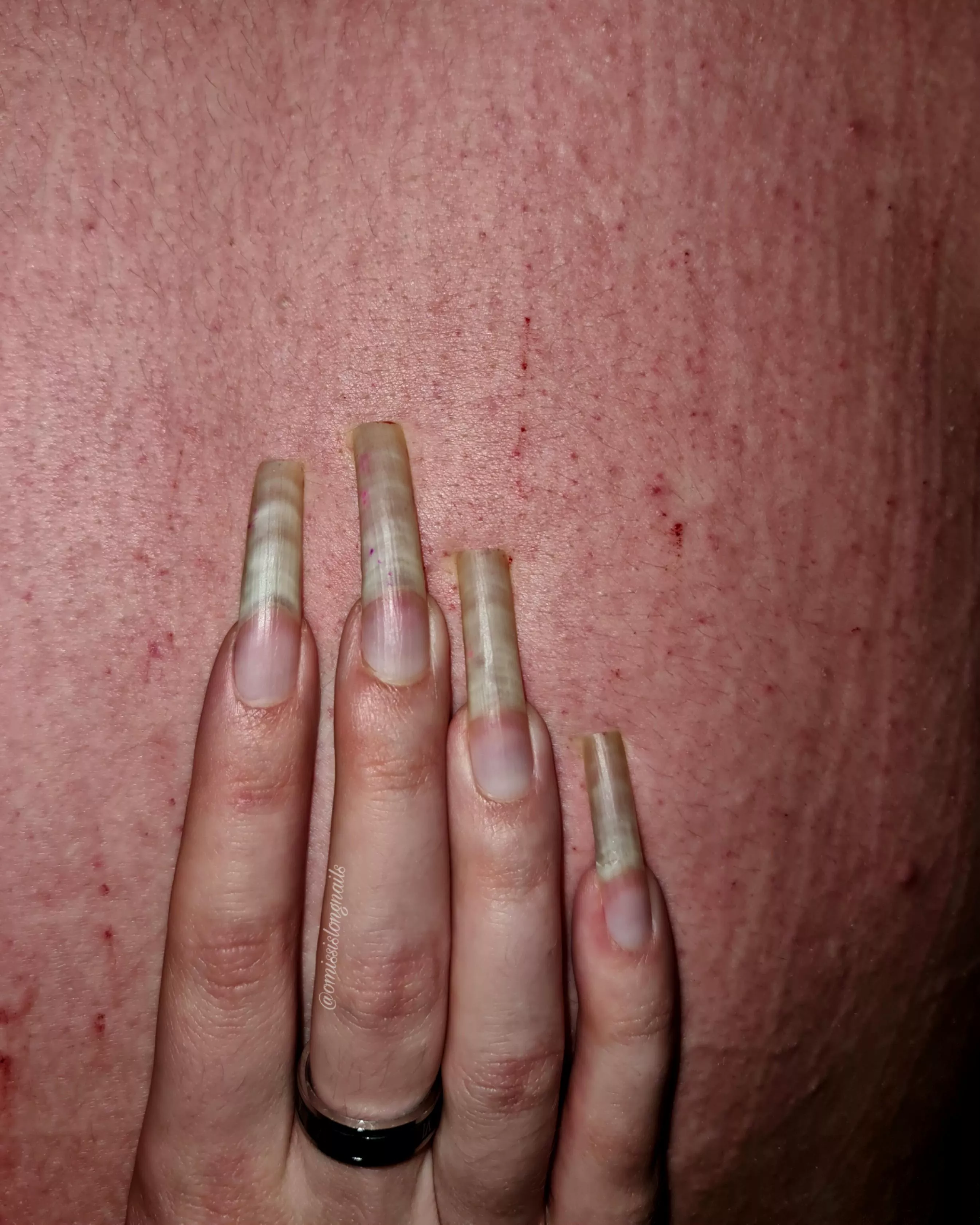 Back scratching with natural nails 😈🔥