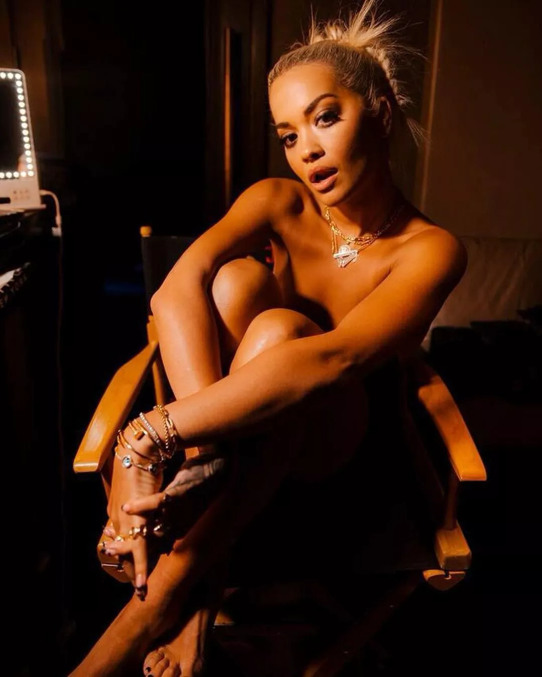 Badly need to cum for Rita Ora, can a bud help me out?