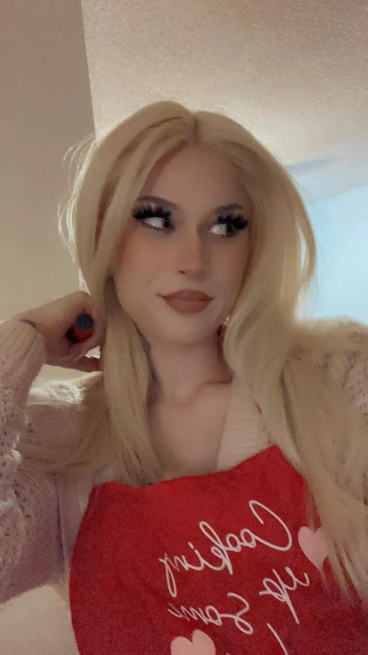 Baking for vday and the pat a cake rhyme keeps repeating in my head 🙈🥰💗