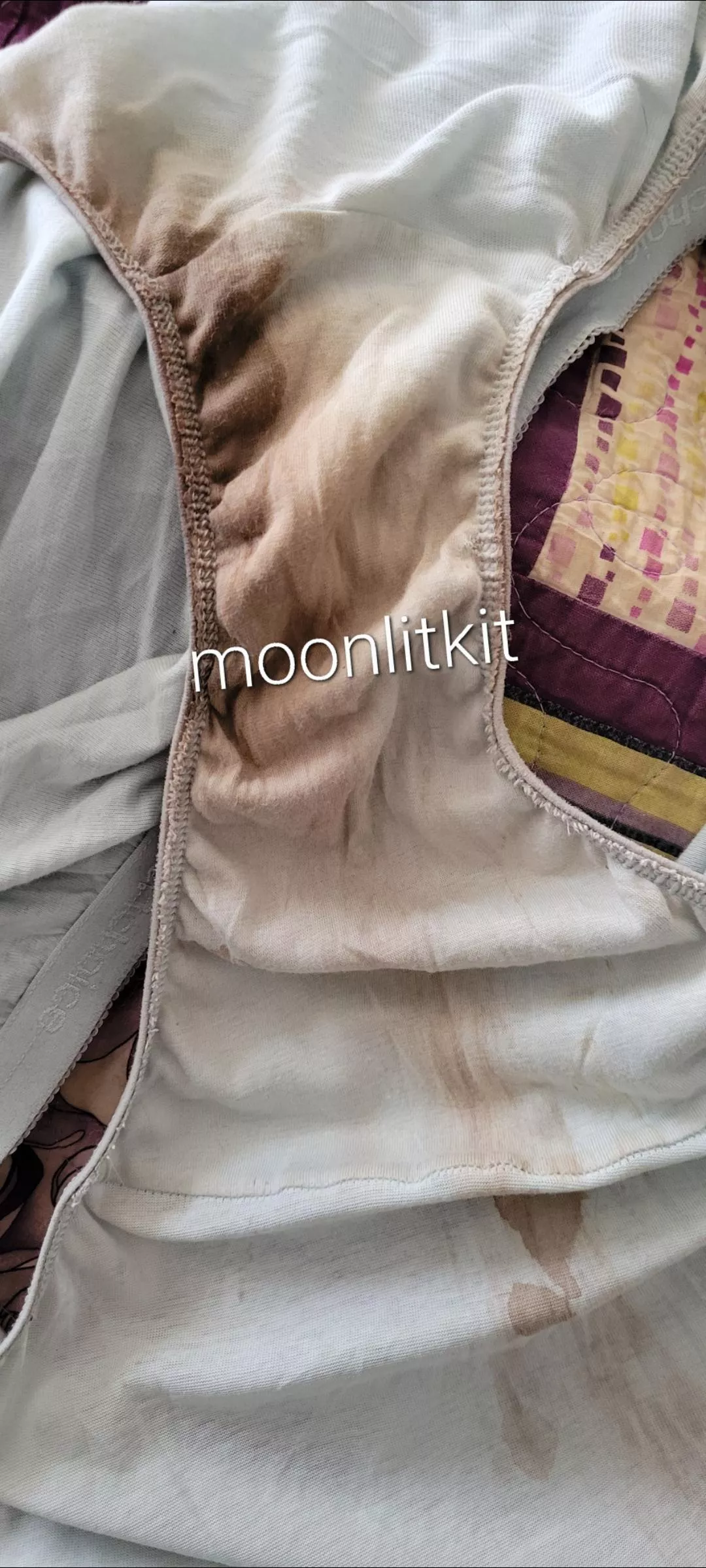 Baking in scent with 2 years of stain buildup + 3 days wear. Thinking I should add to the back more now Baking in scent with 2 years of stain buildup + 3 days wear. Thinking I should add to the back more now