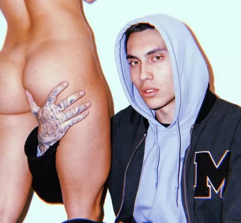 Bare ass (BF ruins it)