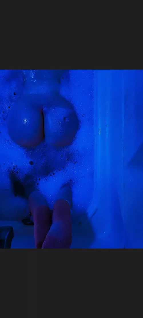 Bath booty😜