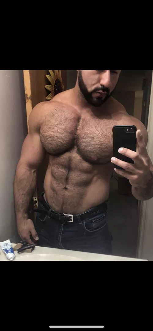 Bathroom selfie (m)