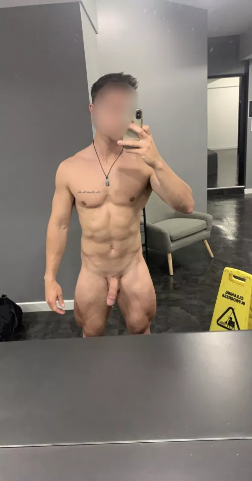 Bathroom selfies after a big workout ππΌββοΈπ