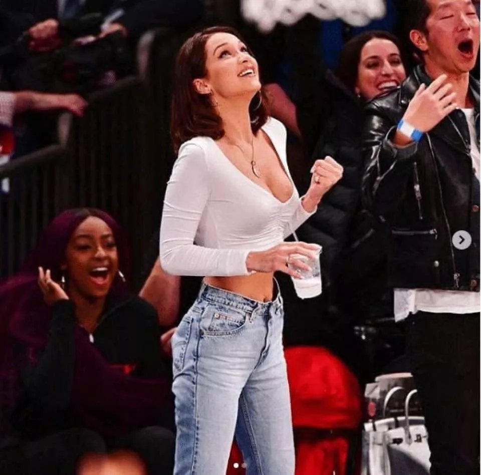 Be Bella Hadid for me. I’ve got a scenario in mind Be Bella Hadid for me. I’ve got a scenario in mind