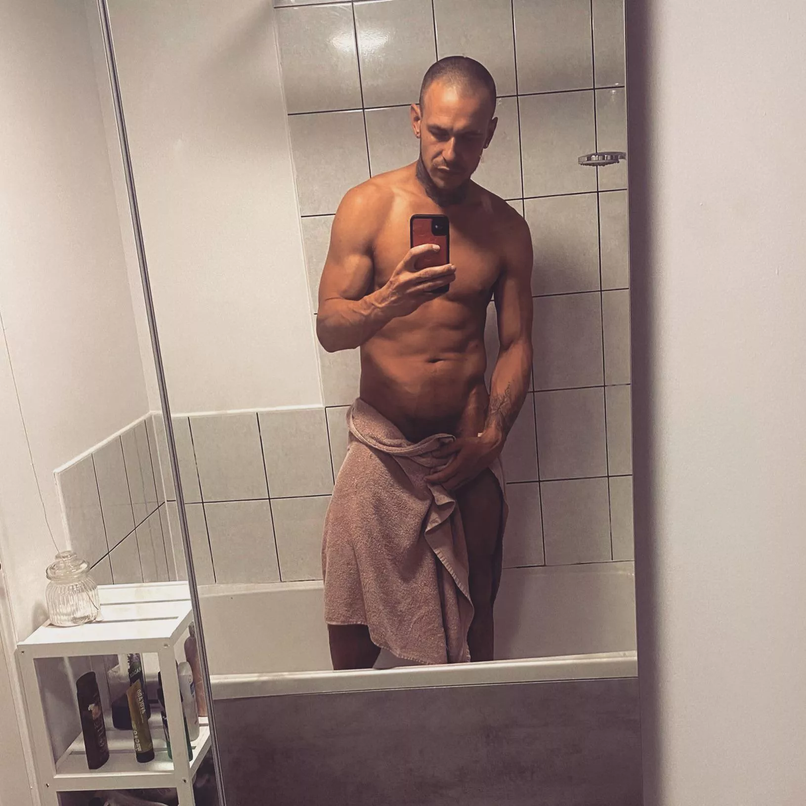 Be good and I drop the towel 😈 Be good and I drop the towel 😈