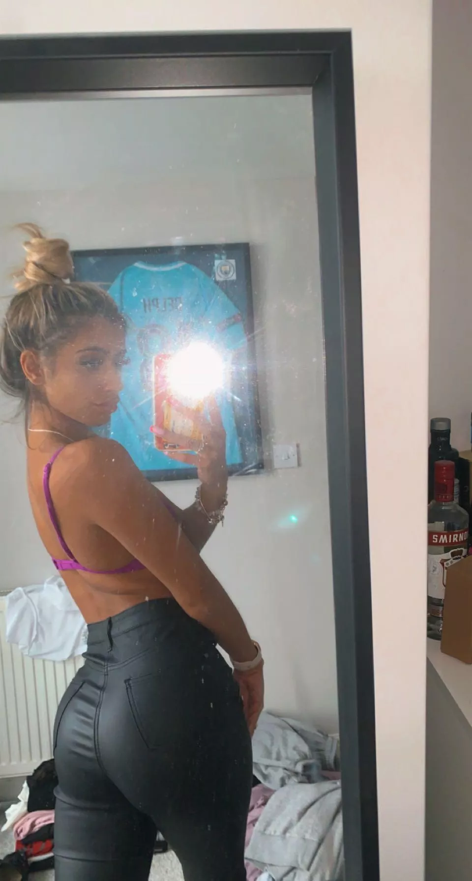 Be honest, do these leather pants make my ass sexier? 😏