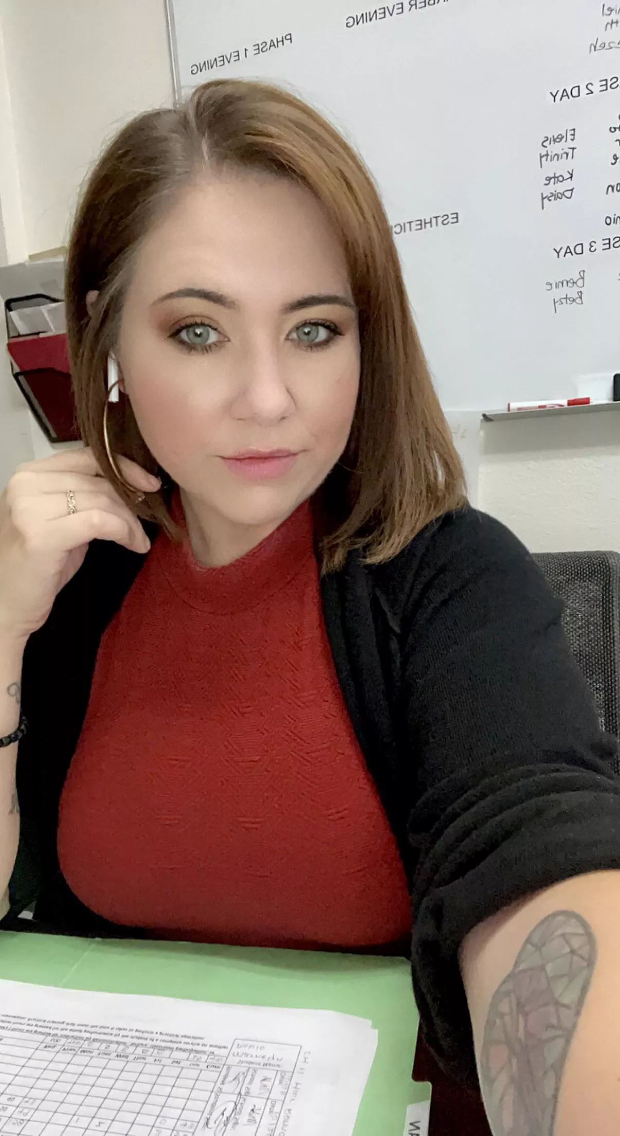 Beat the bratty look of my face 🖤😈