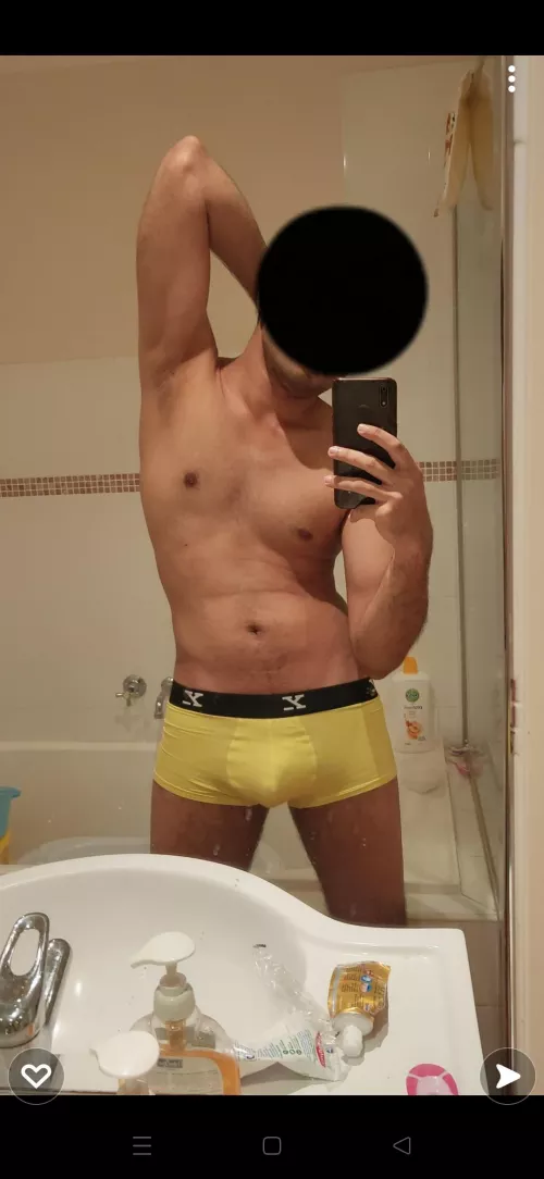Because I like yellow 💛. Should I try thongs?