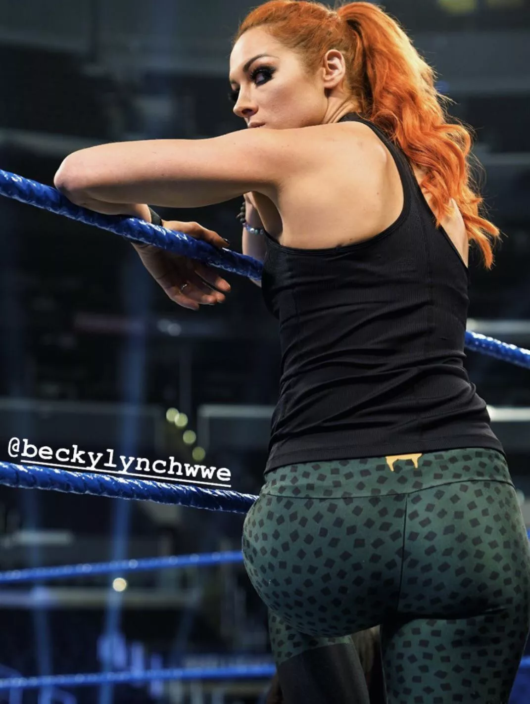 Becky’s plump booty