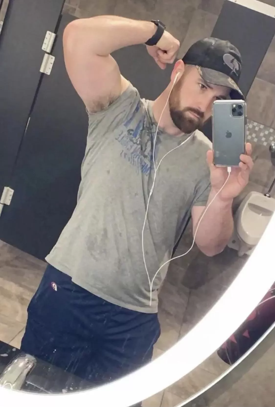 Been letting them grow in, noticed this at the gym today Been letting them grow in, noticed this at the gym today