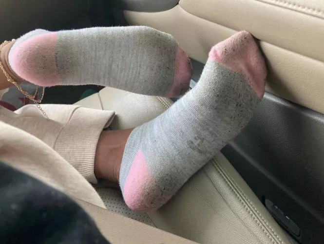 Been wearing these socks for a whole week😩