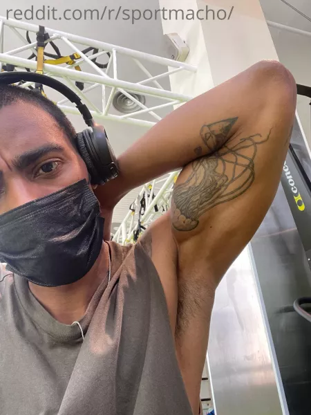 Beg. Sniff. Lick. What you’re waiting for? Be a good boy!