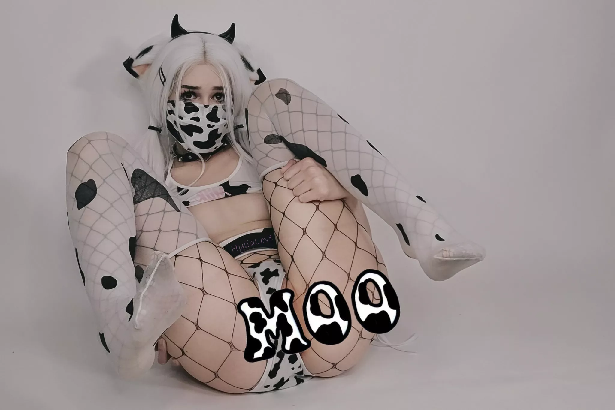 Being a good lil cow ~Moo