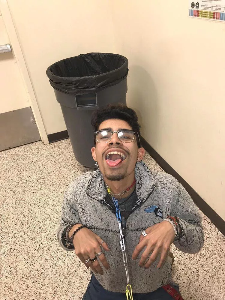 being a good little pup for daddy in public ❤️