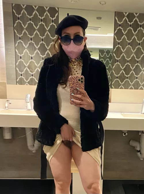 Being naughty in the bathroom after dinner 😜💕