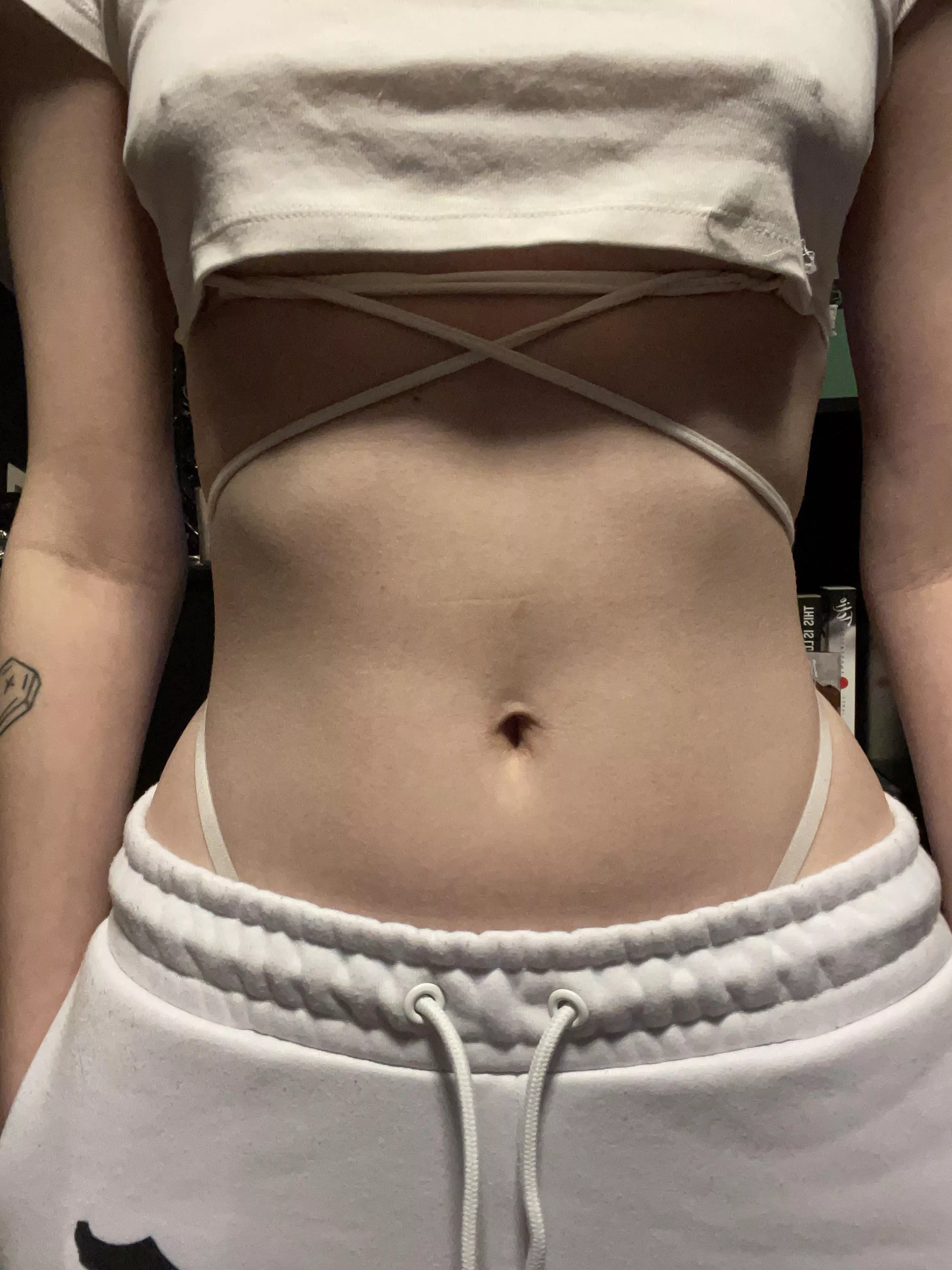 Bellybutton waiting to be licked 🤫 Bellybutton waiting to be licked 🤫