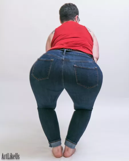 Belt holding on for dear life🥴🥵♥️ (OC)