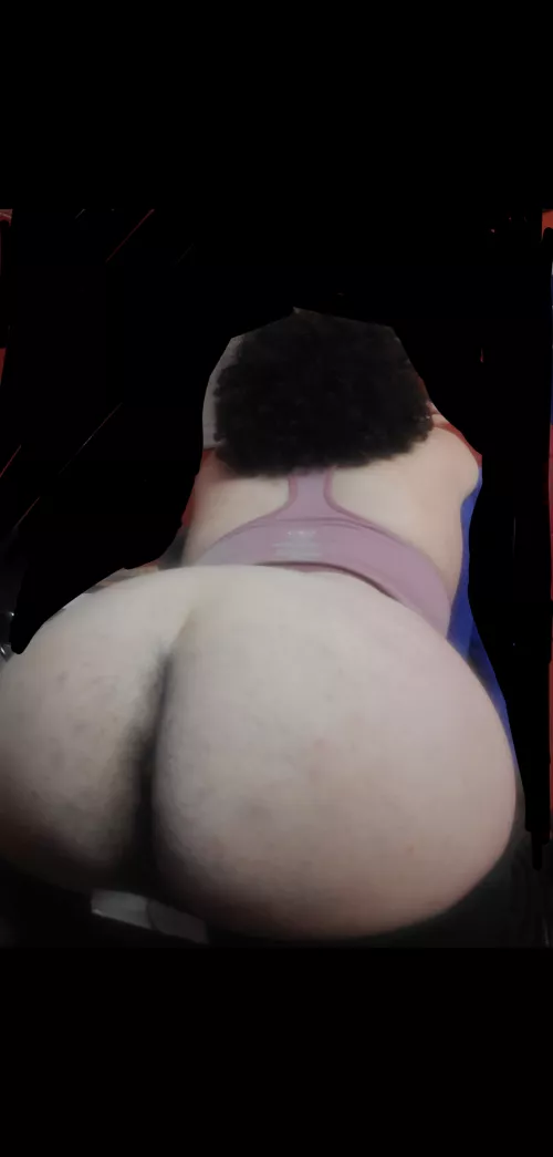 Bent over, needing to be fucked. The person I'm feeling isn't answering, make me feel sexy 😘🥴