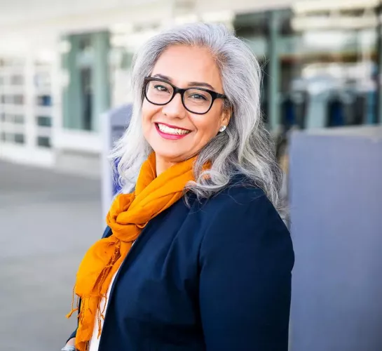 Bespectacled silver haired milf/gilf