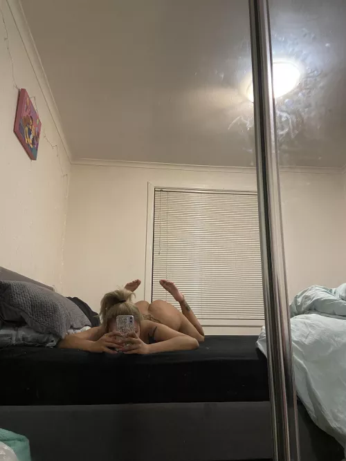 Best of both worlds - my bum and my feet 🤪💦