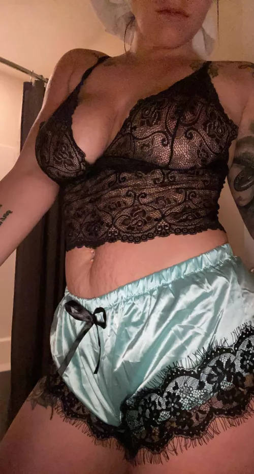 Bet you $100 my boobs are more then a handful πβ¨
