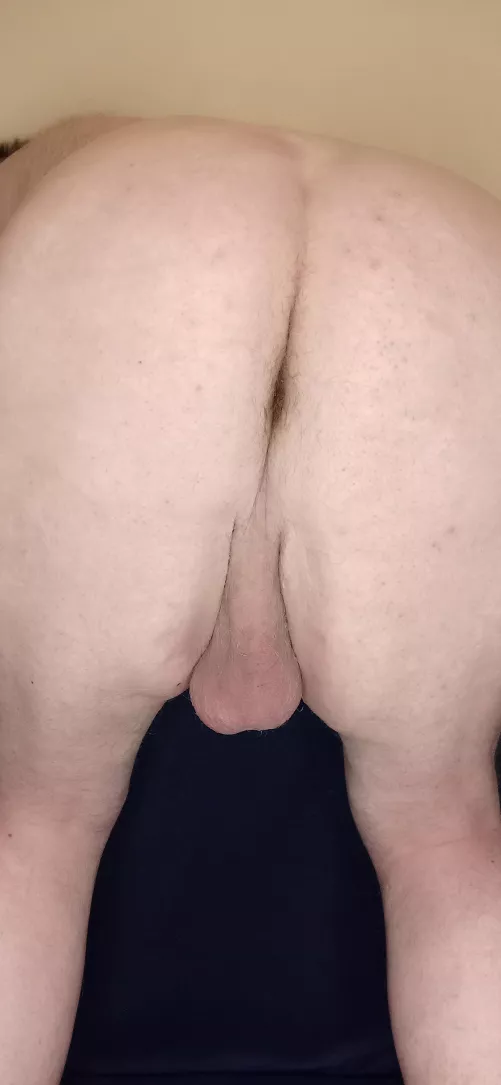 big ass ready and waiting.